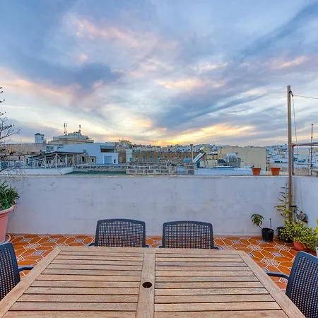 St The Traditional 4-bed Townhouse In * Sliema