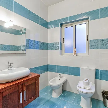 St The Traditional 4-bed Townhouse In * Sliema