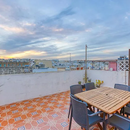 St The Traditional 4-bed Townhouse In * Sliema