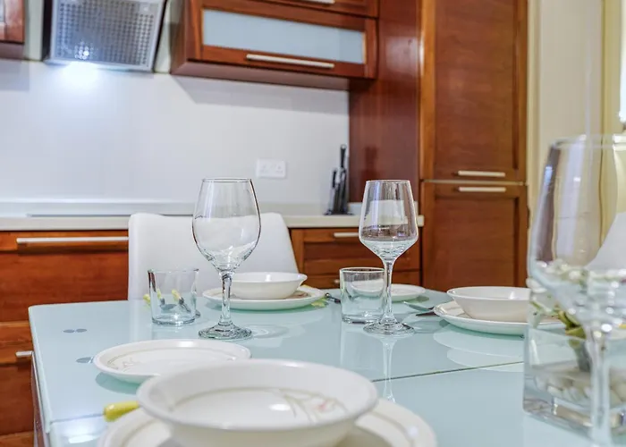 펜션 St The Traditional 4-bed Townhouse In