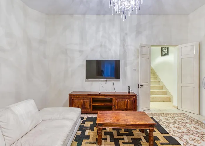 펜션 St The Traditional 4-bed Townhouse In *