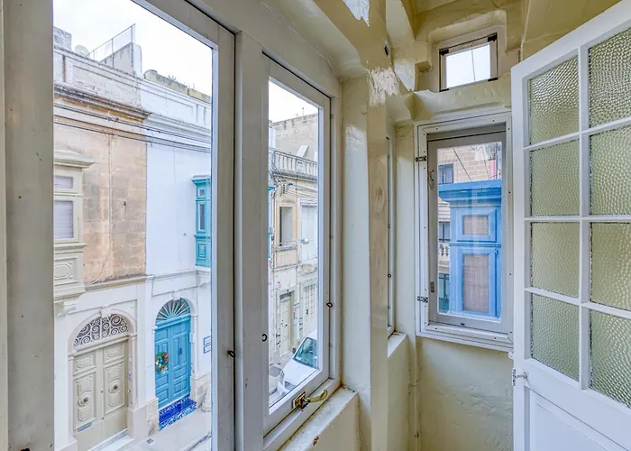 펜션 St The Traditional 4-bed Townhouse In