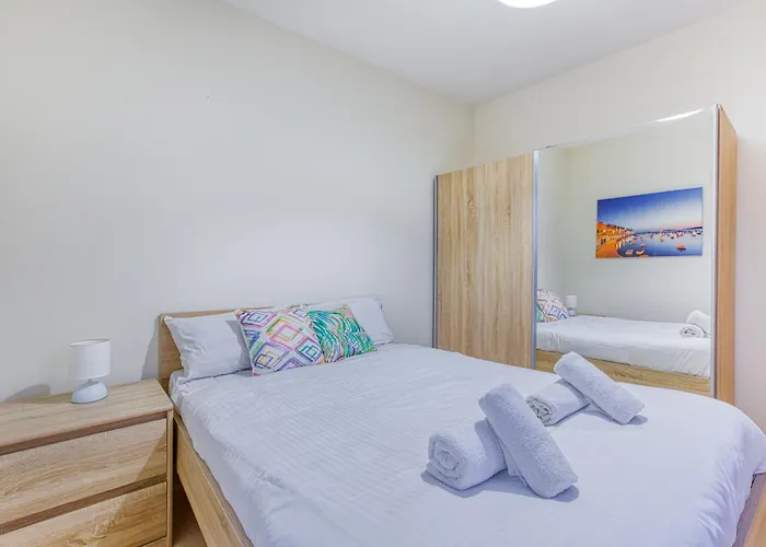 펜션 St The Traditional 4-bed Townhouse In