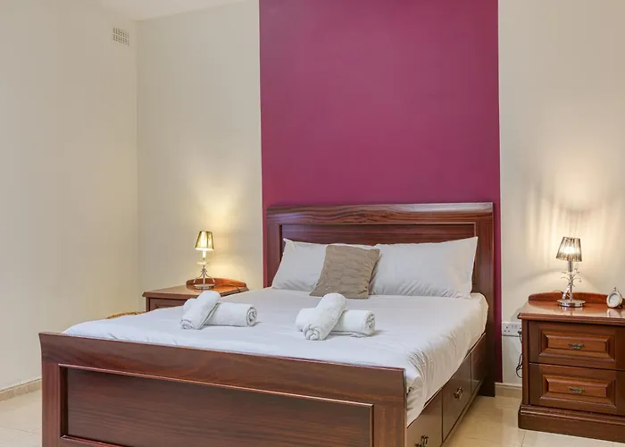 펜션 St The Traditional 4-bed Townhouse In