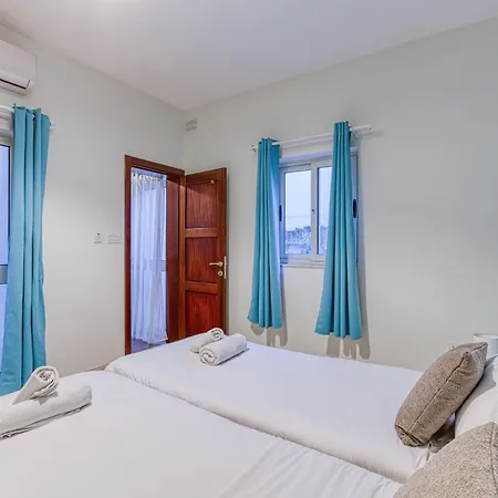 St The Traditional 4-bed Townhouse In Ferienhaus